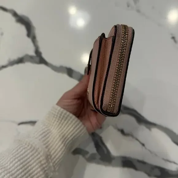 Coach Colorblock
Multifunctional Wallet
F25967 Blush/Terracotta - Picture 9 of 15